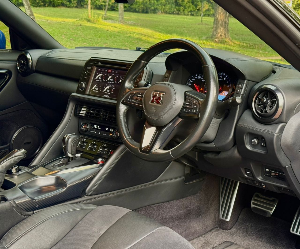 Nissan GT-R R35 rental Malaysia — photo 2